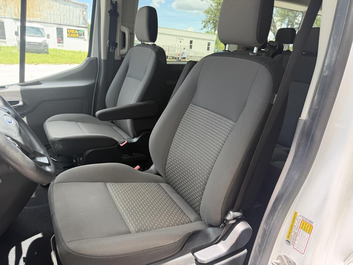 Ford Transit Passenger Wagon T-350 148" Med Roof XLT RWD 2025