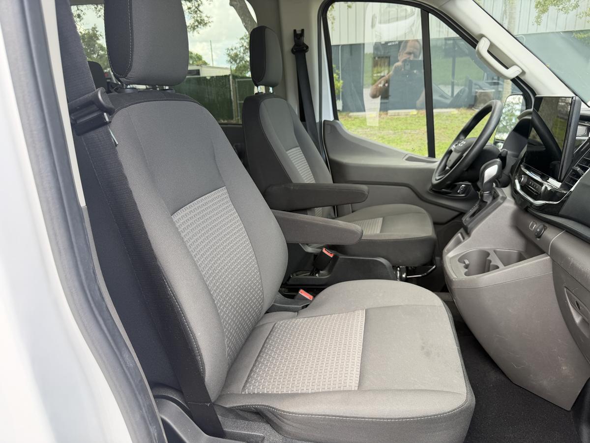 Ford Transit Passenger Wagon T-350 148" Med Roof XLT RWD 2025