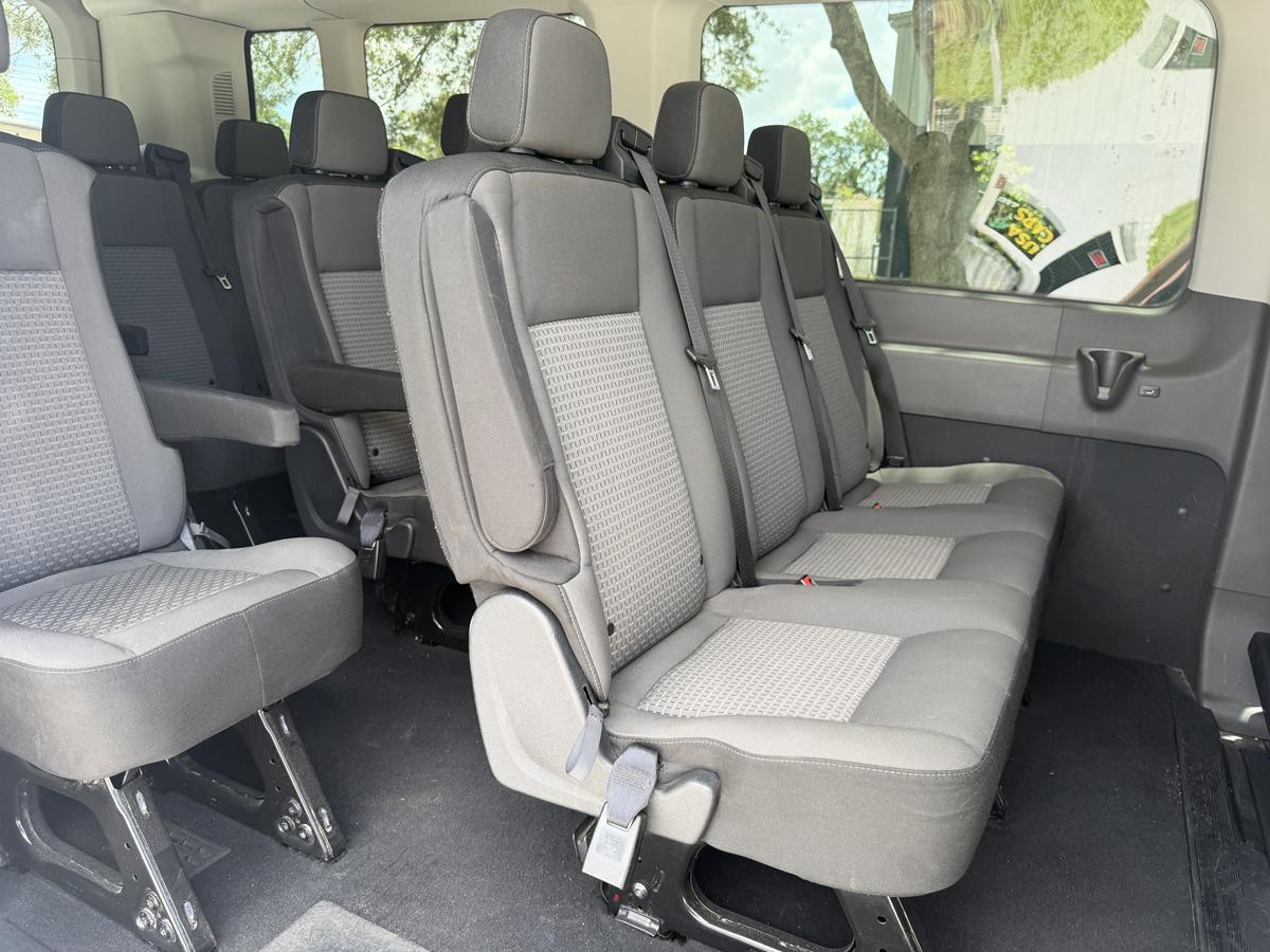 Ford Transit Passenger Wagon T-350 148" Med Roof XLT RWD 2025