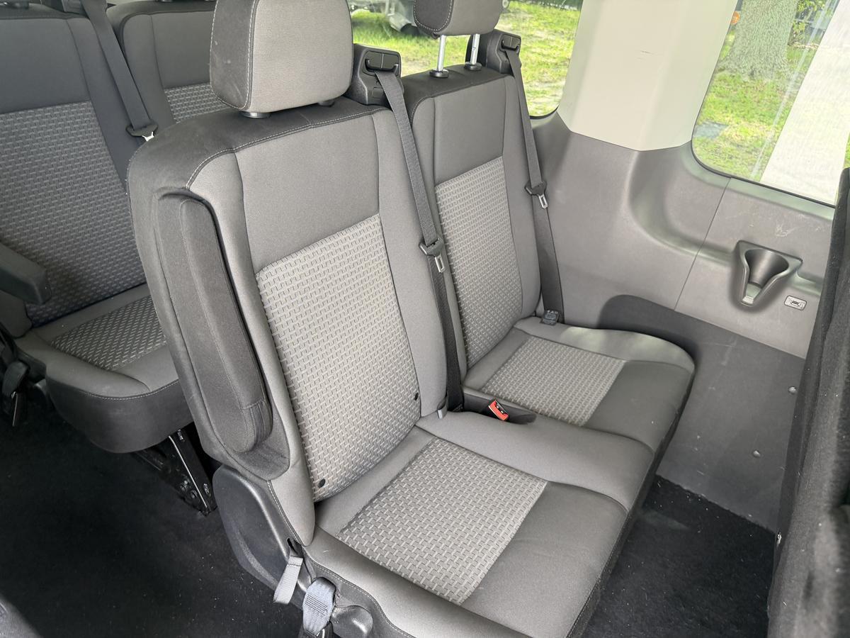 Ford Transit Passenger Wagon T-350 148" Med Roof XLT RWD 2025