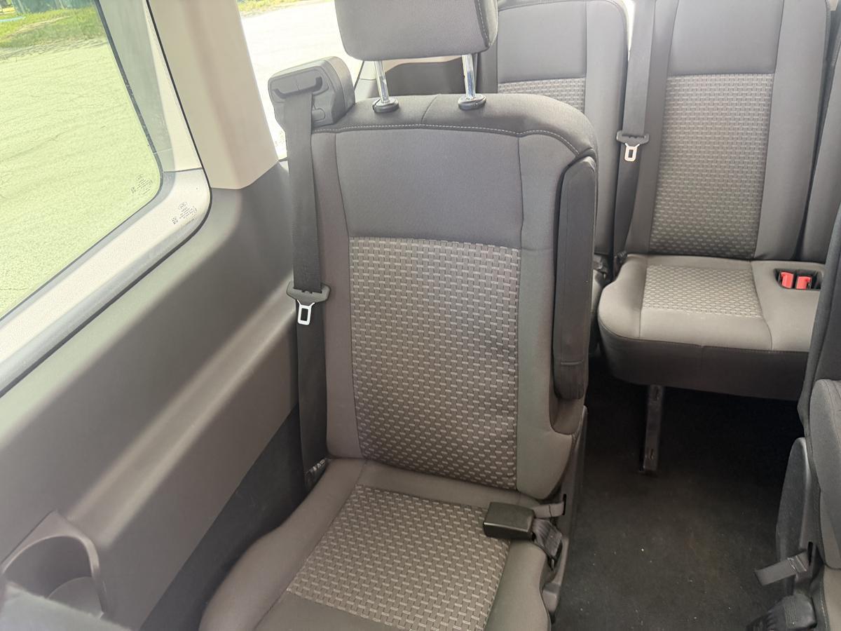 Ford Transit Passenger Wagon T-350 148" Med Roof XLT RWD 2025