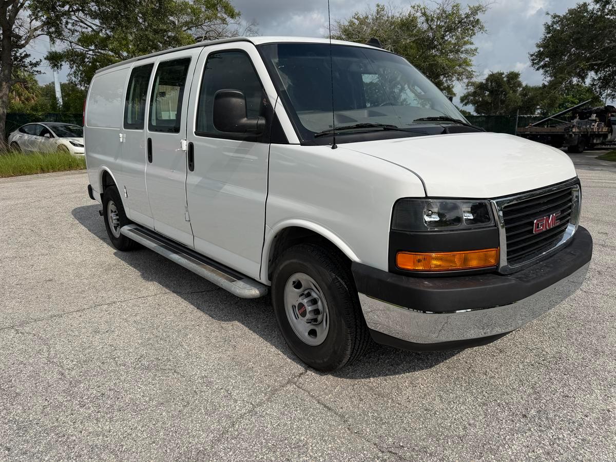 GMC Savana Cargo Van RWD 2500 135" 2025