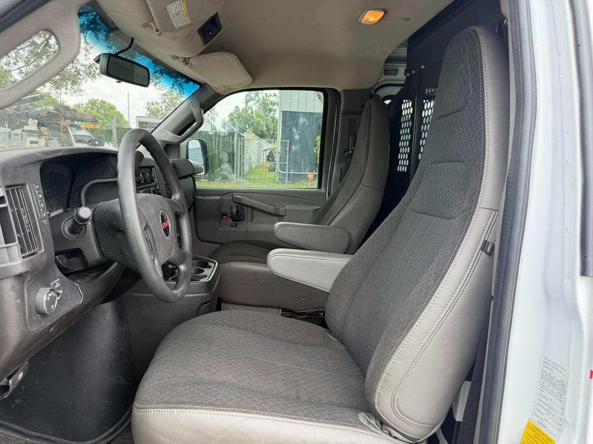 GMC Savana Cargo Van RWD 2500 135" 2025