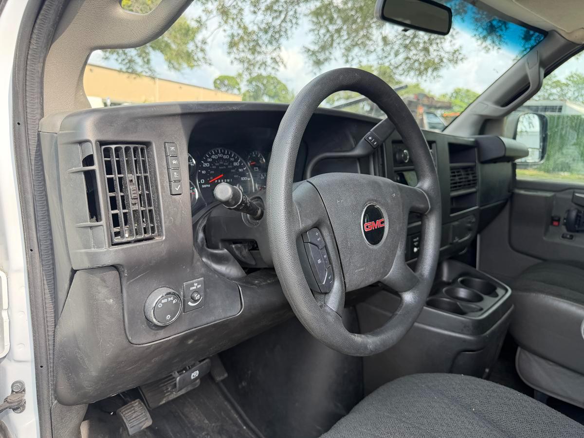 GMC Savana Cargo Van RWD 2500 135" 2025