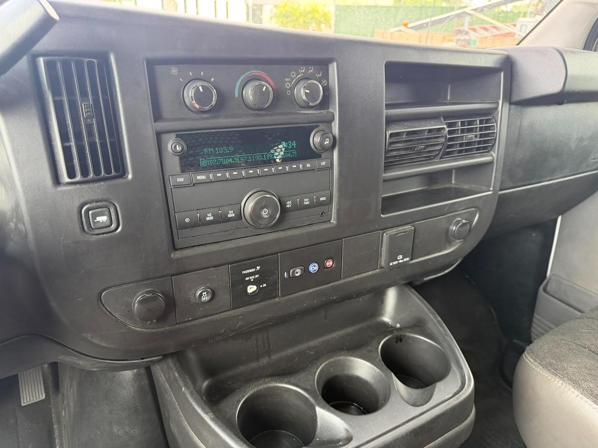 GMC Savana Cargo Van RWD 2500 135" 2025