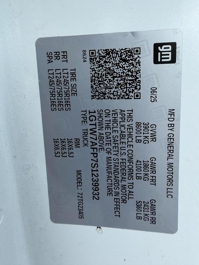 GMC Savana Cargo Van RWD 2500 135" 2025