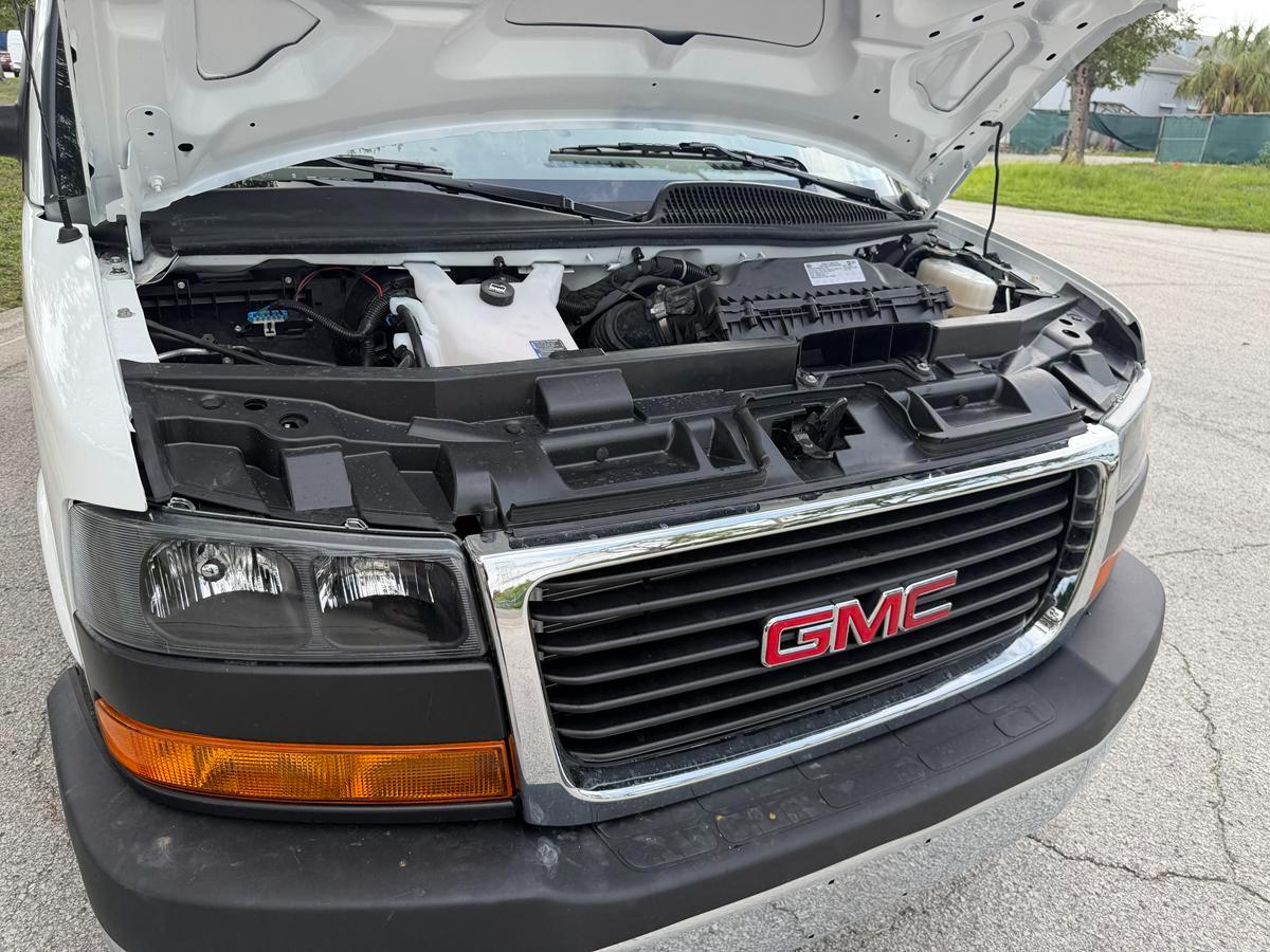 GMC Savana Cargo Van RWD 2500 135" 2025