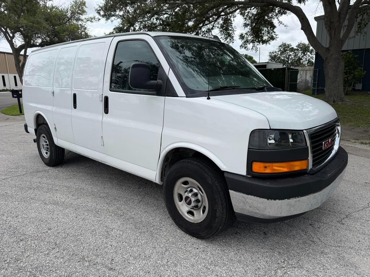 GMC Savana Cargo Van RWD 2500 135" 2025