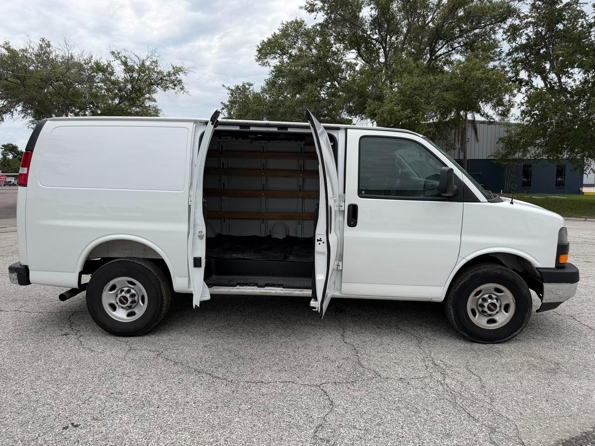 GMC Savana Cargo Van RWD 2500 135" 2025