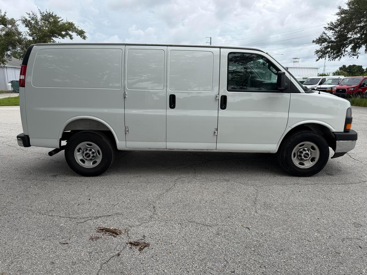 GMC Savana Cargo Van RWD 2500 135" 2025