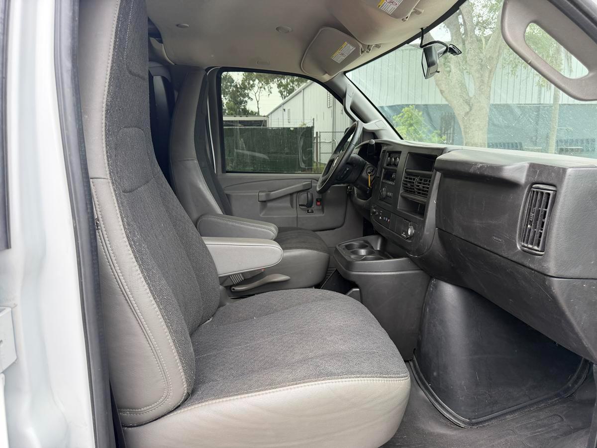 GMC Savana Cargo Van RWD 2500 135" 2025