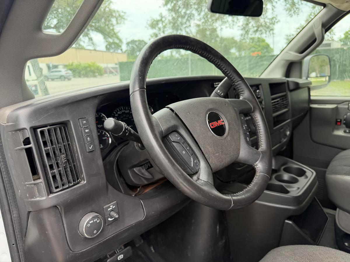 GMC Savana Cargo Van RWD 2500 135" 2025