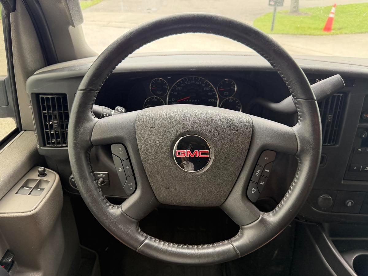 GMC Savana Cargo Van RWD 2500 135" 2025