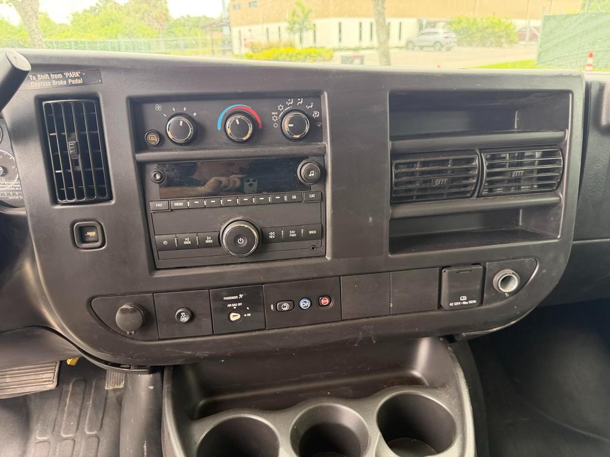 GMC Savana Cargo Van RWD 2500 135" 2025
