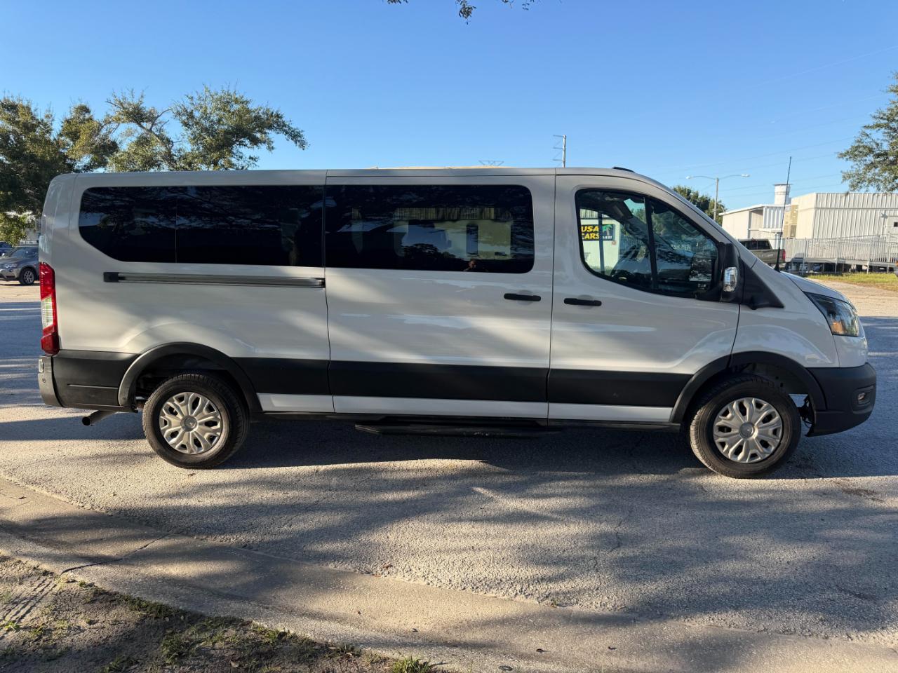 Ford Transit Passenger Wagon T-350 148" Low Roof XLT RWD 2026