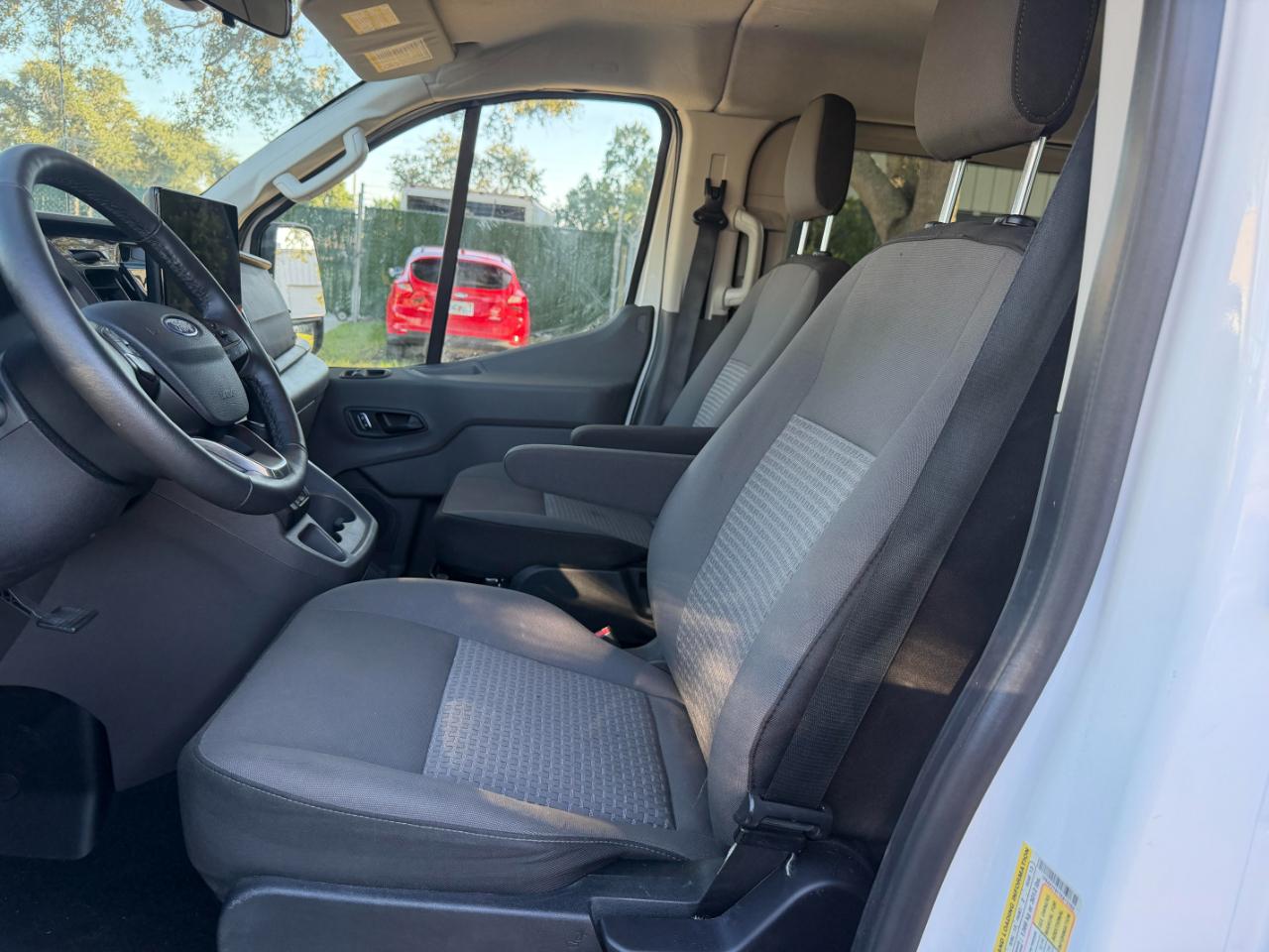 Ford Transit Passenger Wagon T-350 148" Low Roof XLT RWD 2026
