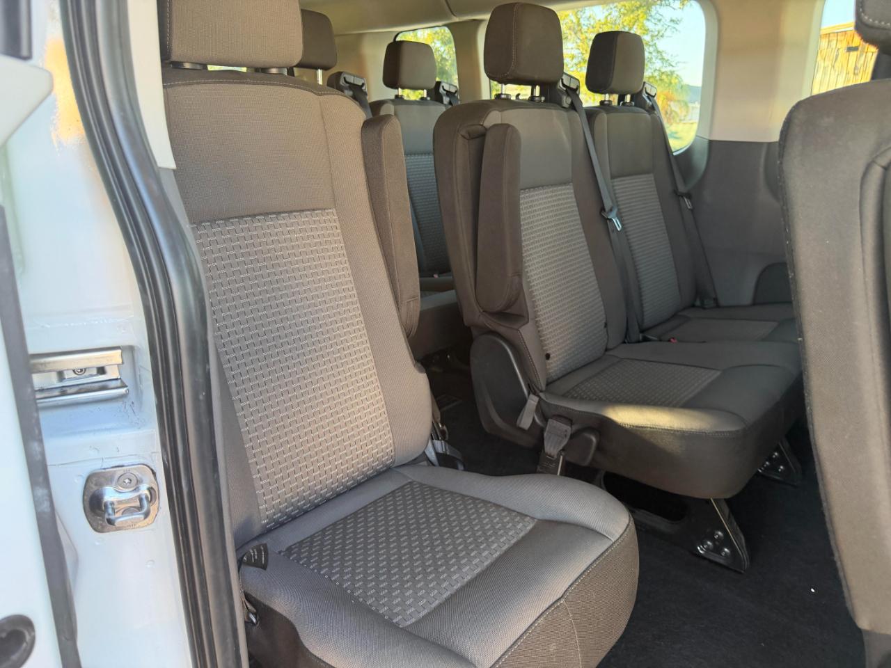 Ford Transit Passenger Wagon T-350 148" Low Roof XLT RWD 2026