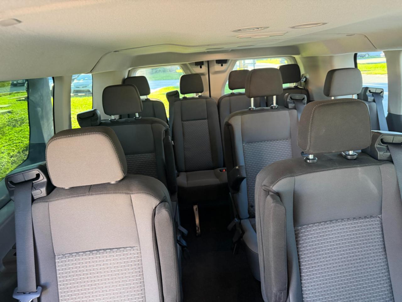 Ford Transit Passenger Wagon T-350 148" Low Roof XLT RWD 2026