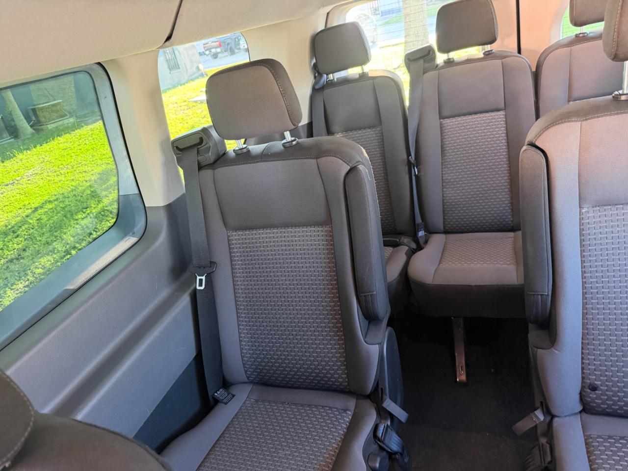 Ford Transit Passenger Wagon T-350 148" Low Roof XLT RWD 2026