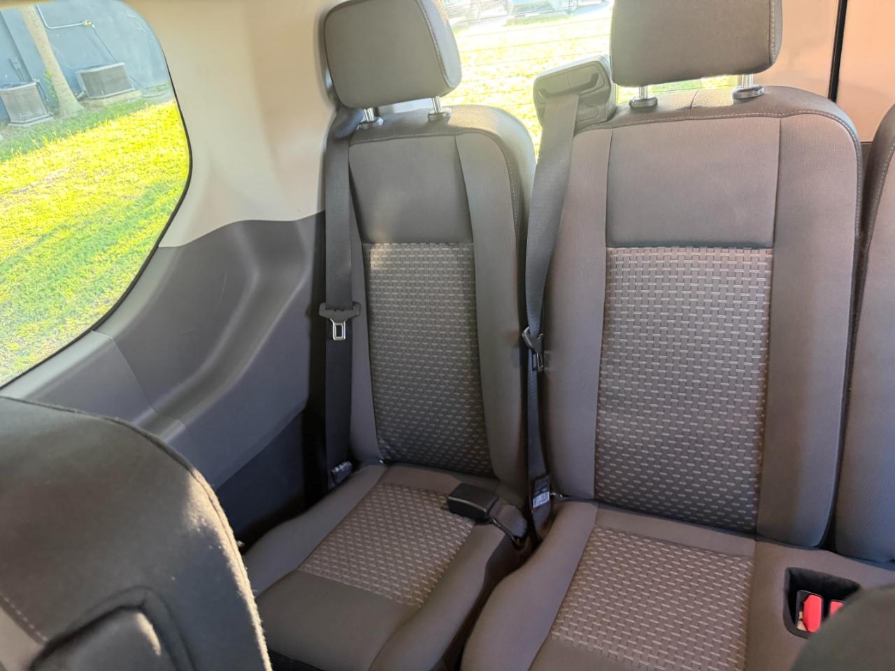 Ford Transit Passenger Wagon T-350 148" Low Roof XLT RWD 2026