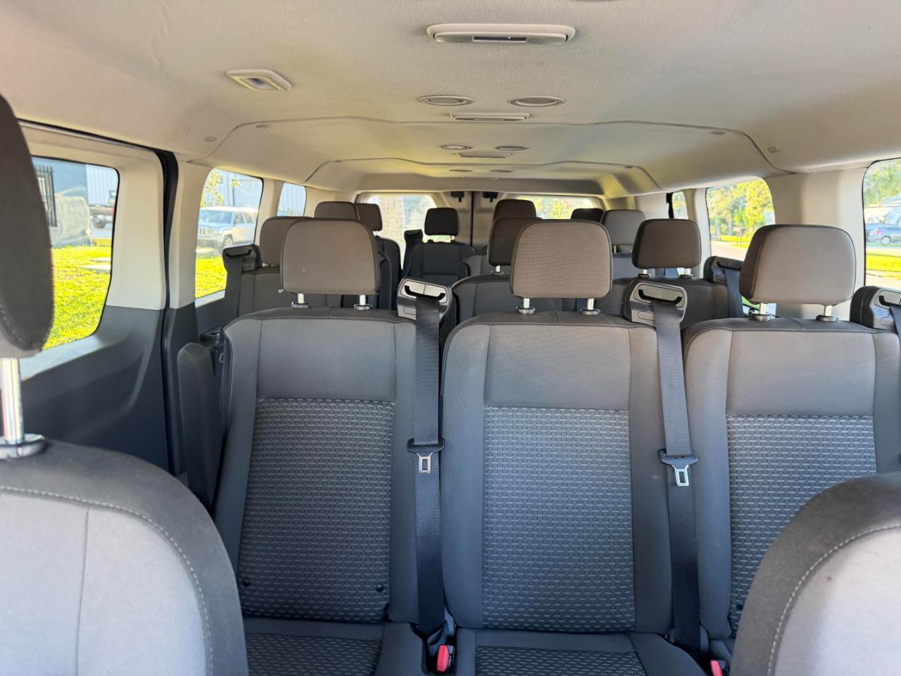 Ford Transit Passenger Wagon T-350 148" Low Roof XLT RWD 2026