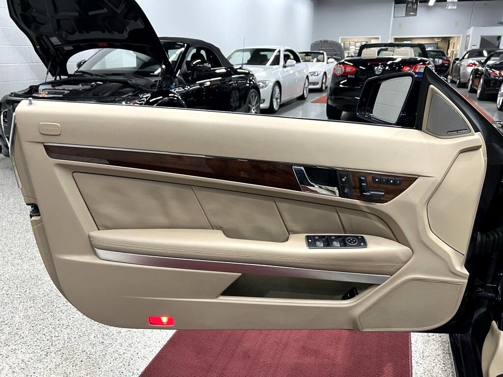 2011 Mercedes Benz E 550 photo 19