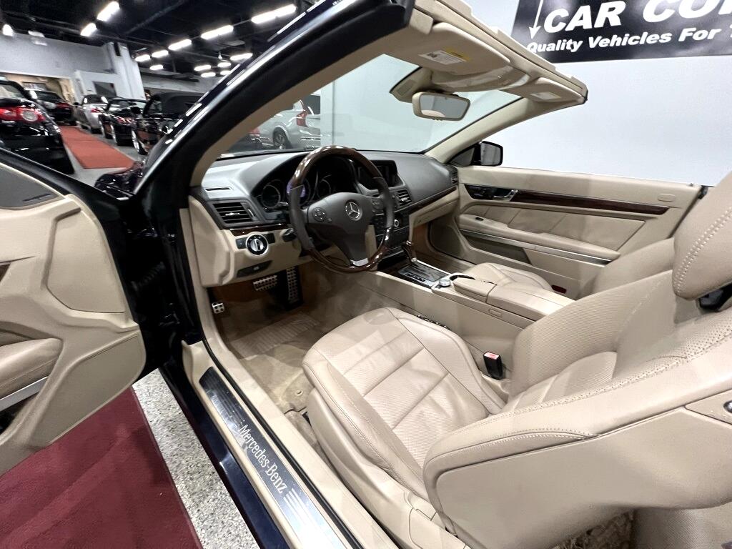 2011 Mercedes Benz E 550 photo 21