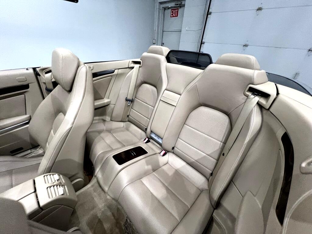 2011 Mercedes Benz E 550 photo 24
