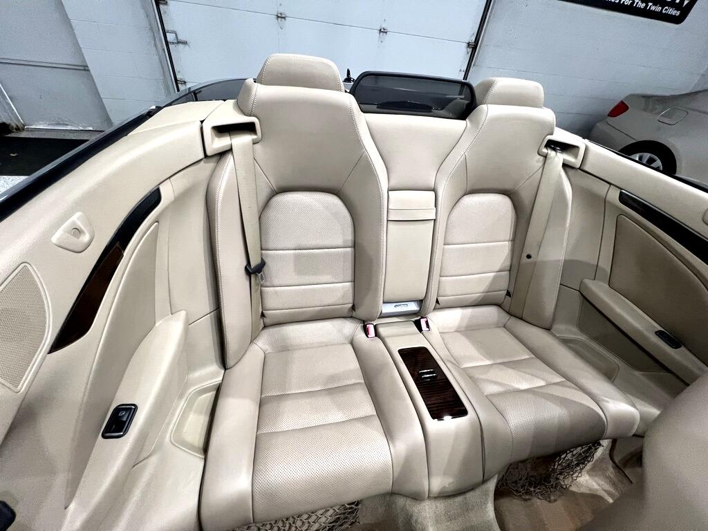 2011 Mercedes Benz E 550 photo 28