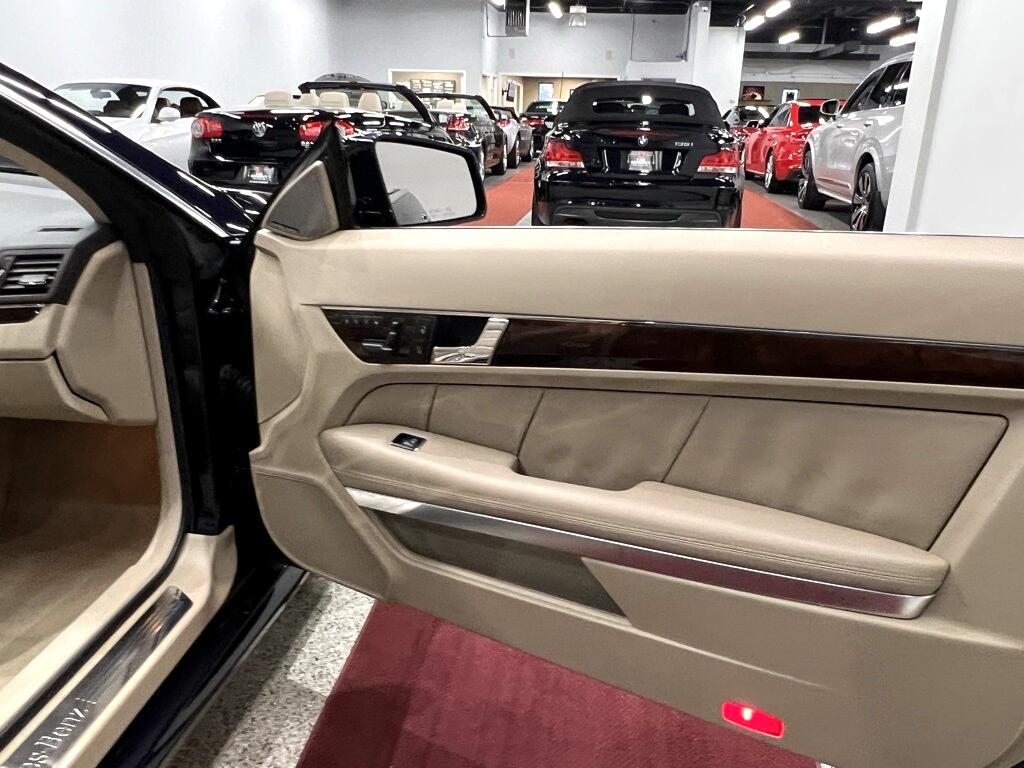2011 Mercedes Benz E 550 photo 30