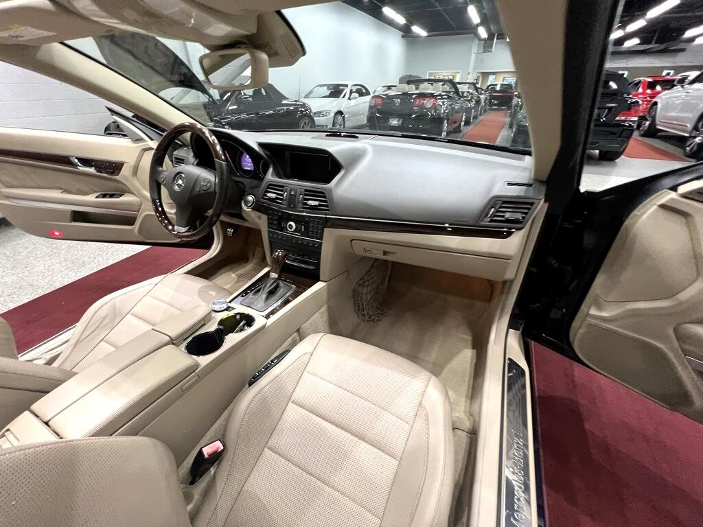 2011 Mercedes Benz E 550 photo 31
