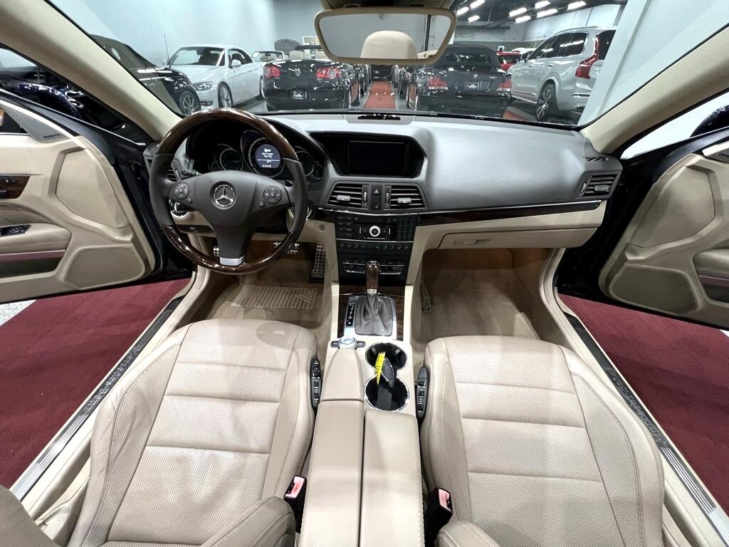 2011 Mercedes Benz E 550 photo 35