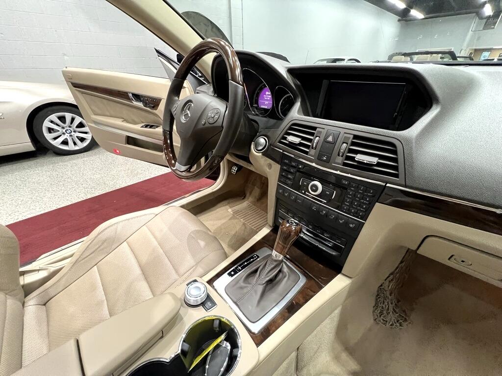 2011 Mercedes Benz E 550 photo 38