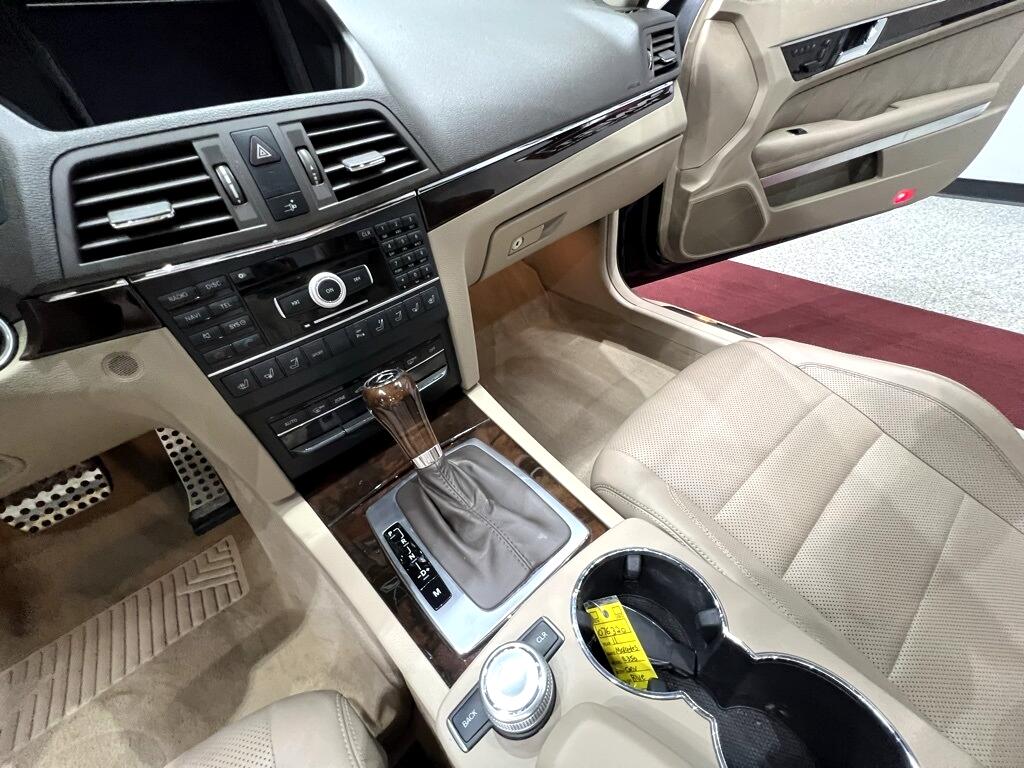 2011 Mercedes Benz E 550 photo 39