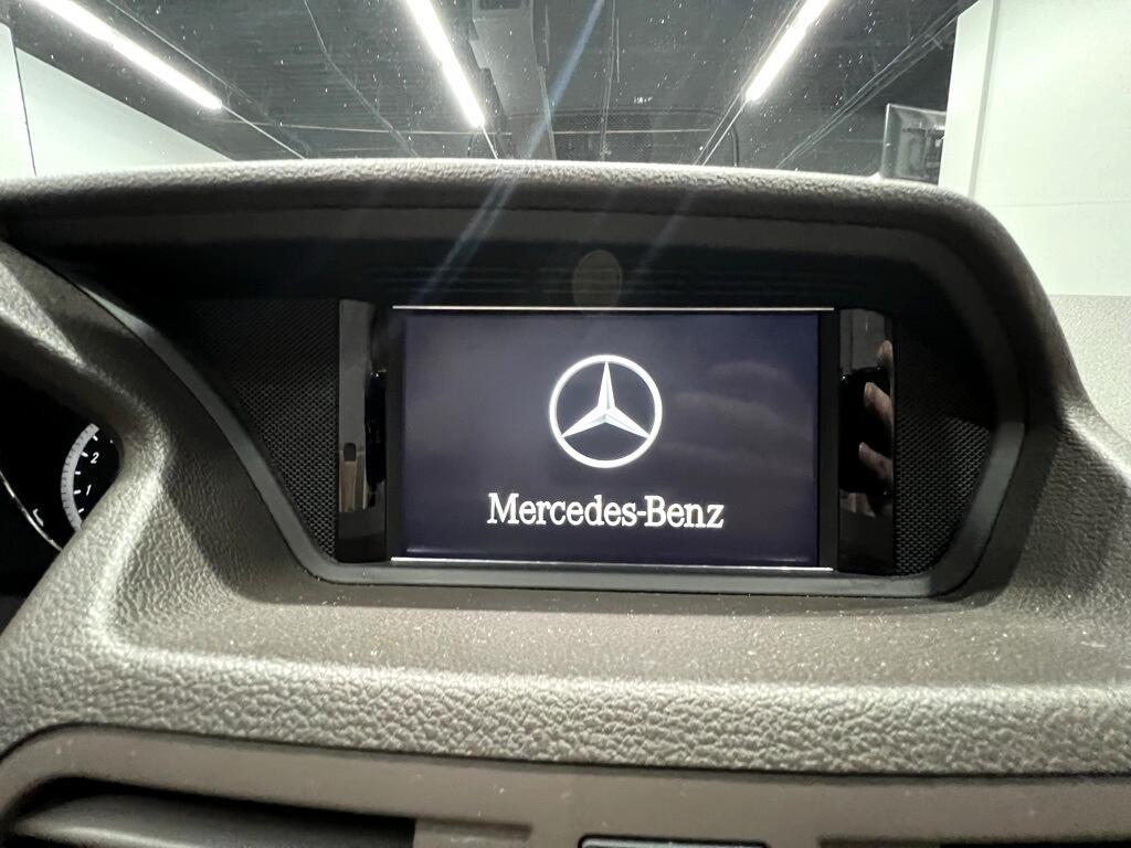 2011 Mercedes Benz E 550 photo 41