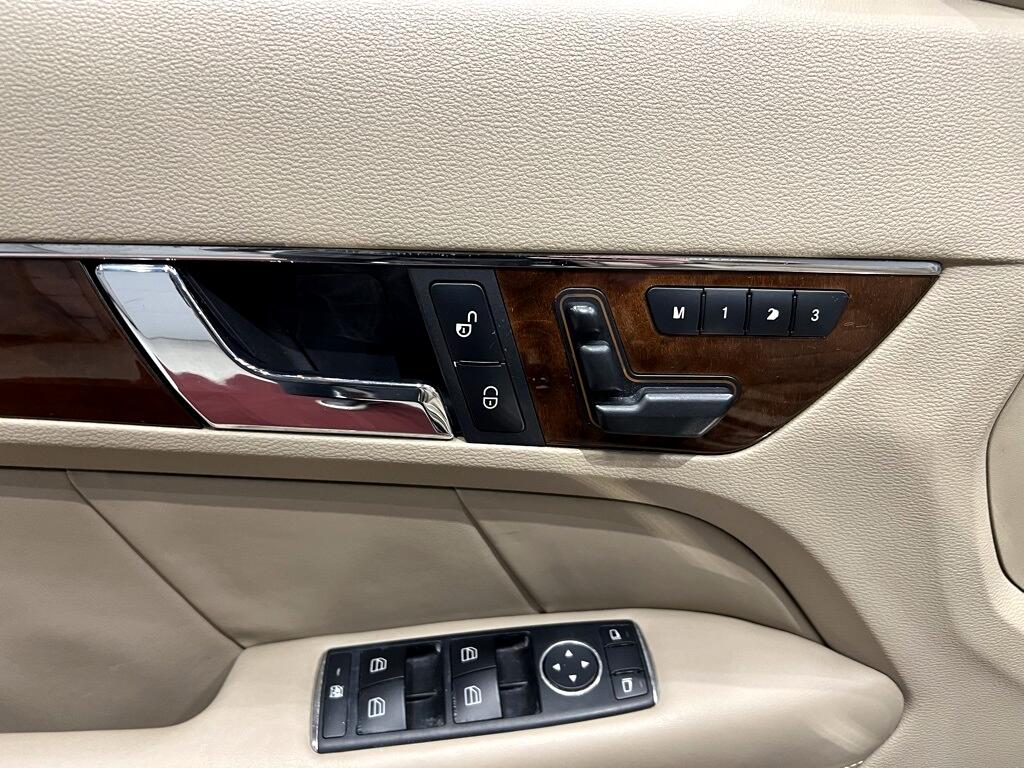 2011 Mercedes Benz E 550 photo 44