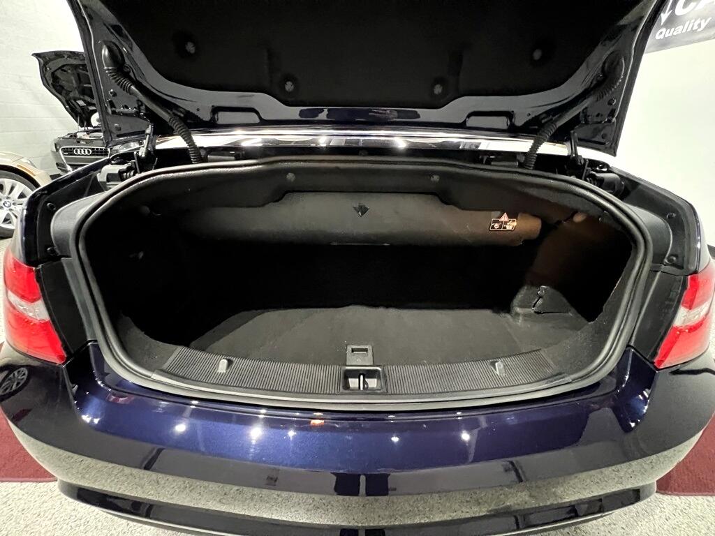 2011 Mercedes Benz E 550 photo 48