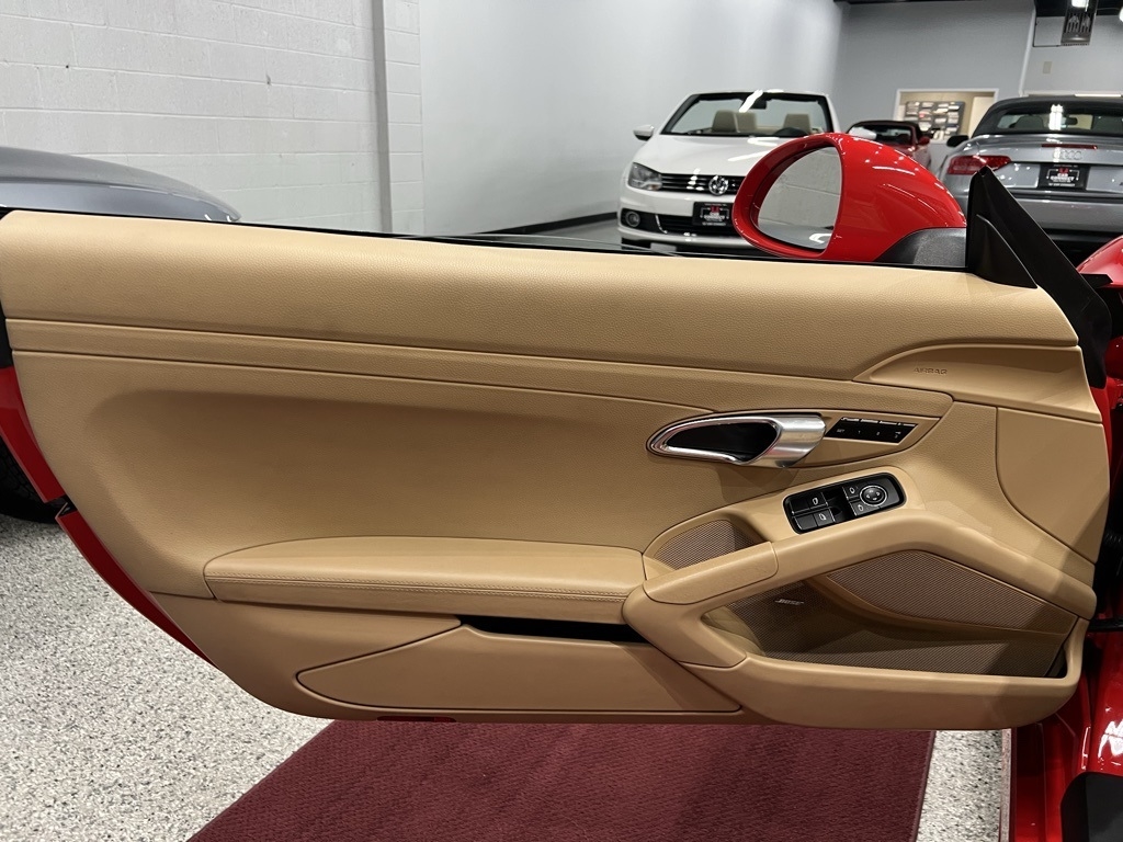 2013 Porsche Boxster S photo 25