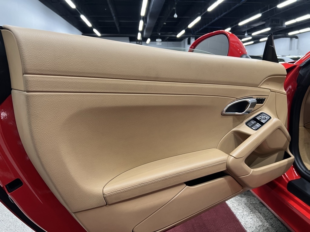 2013 Porsche Boxster S photo 26