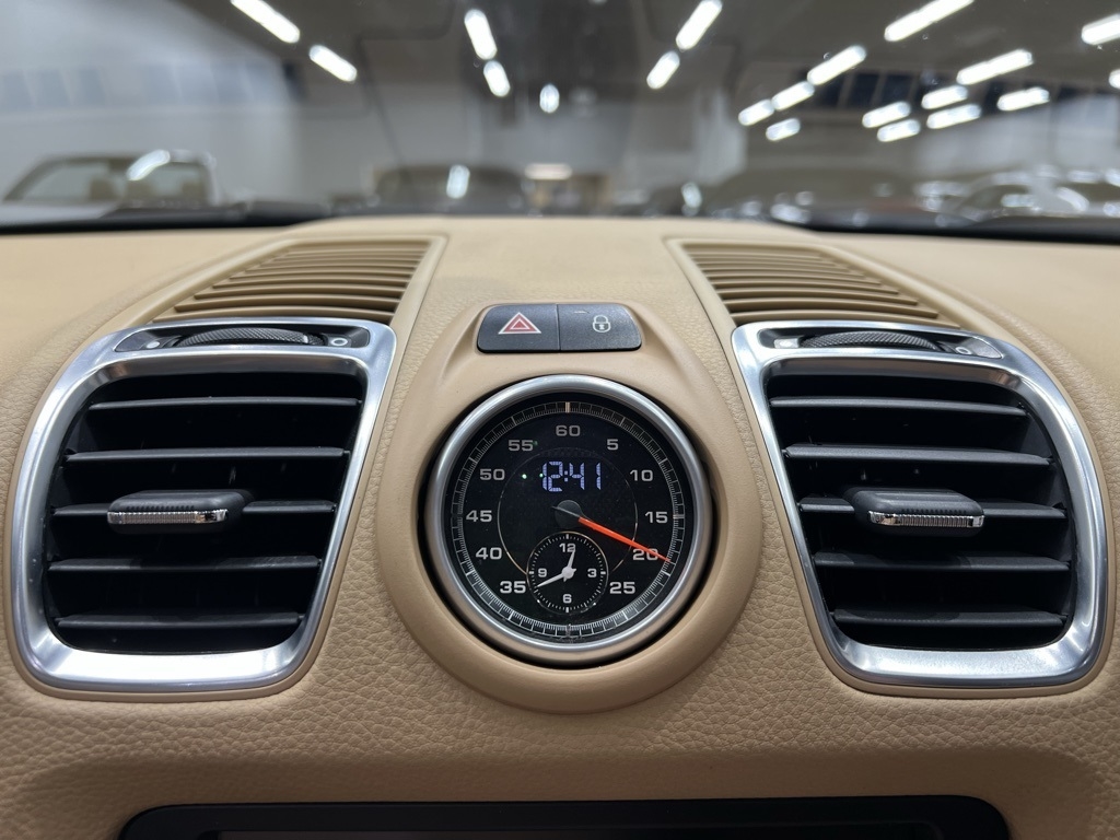2013 Porsche Boxster S photo 39