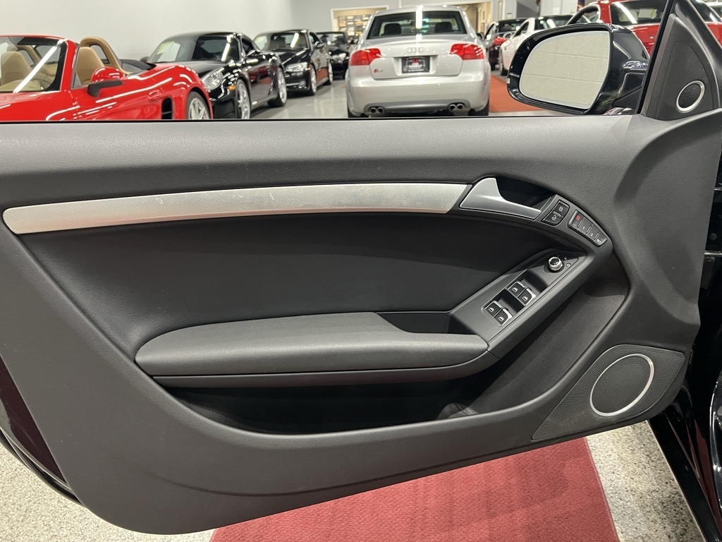 Audi A5 2dr Cabriolet Auto quattro 2.0T Premium Plus 2013