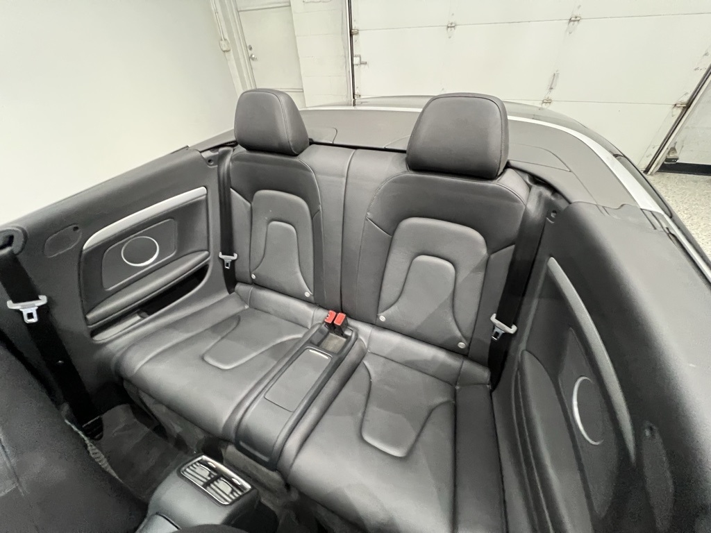 Audi A5 2dr Cabriolet Auto quattro 2.0T Premium Plus 2013