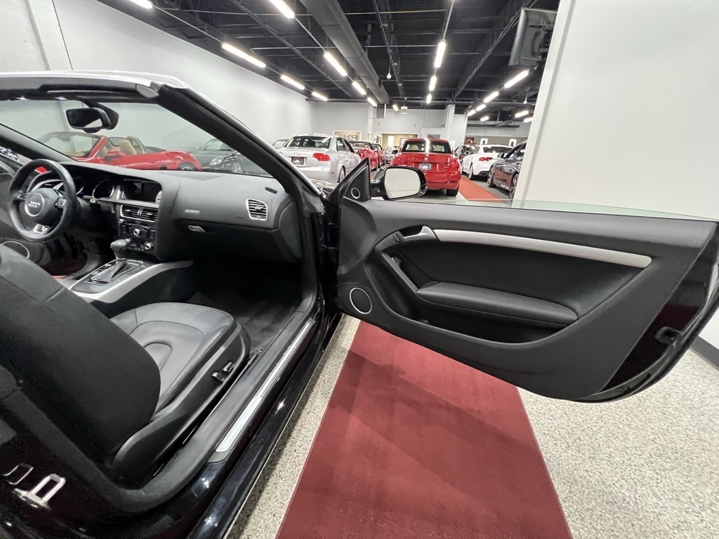 Audi A5 2dr Cabriolet Auto quattro 2.0T Premium Plus 2013
