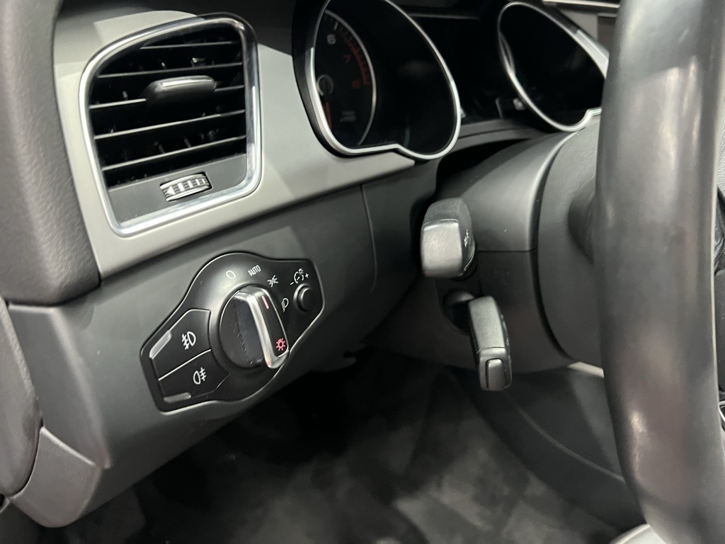 Audi A5 2dr Cabriolet Auto quattro 2.0T Premium Plus 2013
