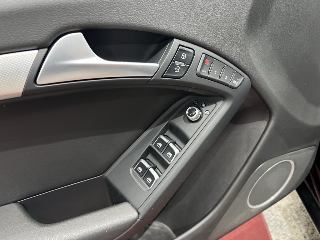 Audi A5 2dr Cabriolet Auto quattro 2.0T Premium Plus 2013