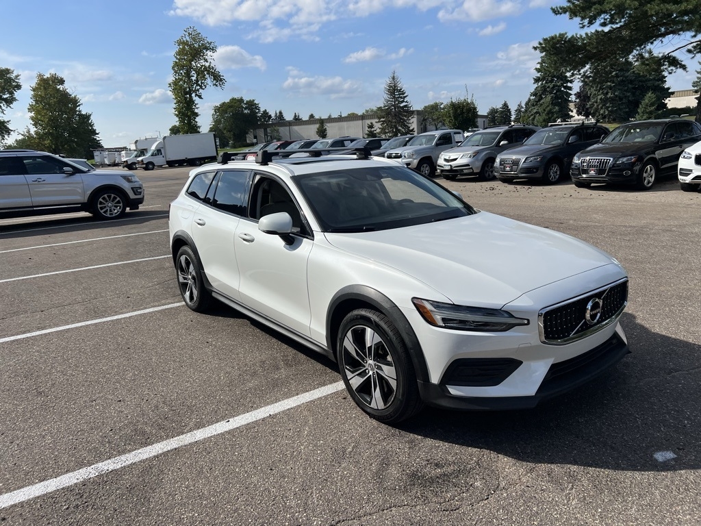 2020 Volvo V60 Cross Country T5 AWD photo 3