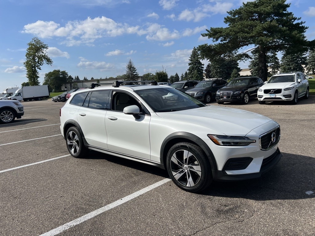 2020 Volvo V60 Cross Country T5 AWD photo 4