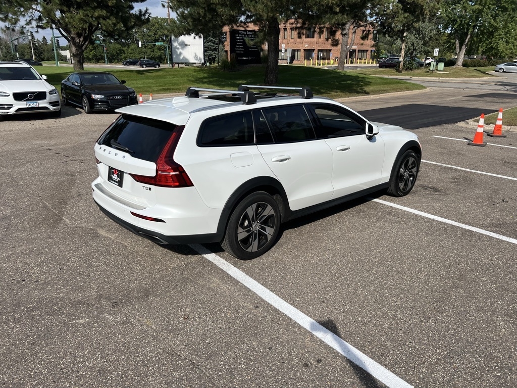 2020 Volvo V60 Cross Country T5 AWD photo 6