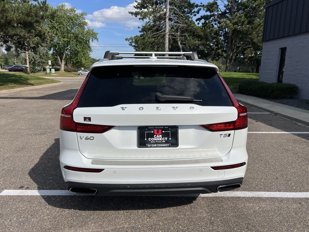2020 Volvo V60 Cross Country T5 AWD photo 9