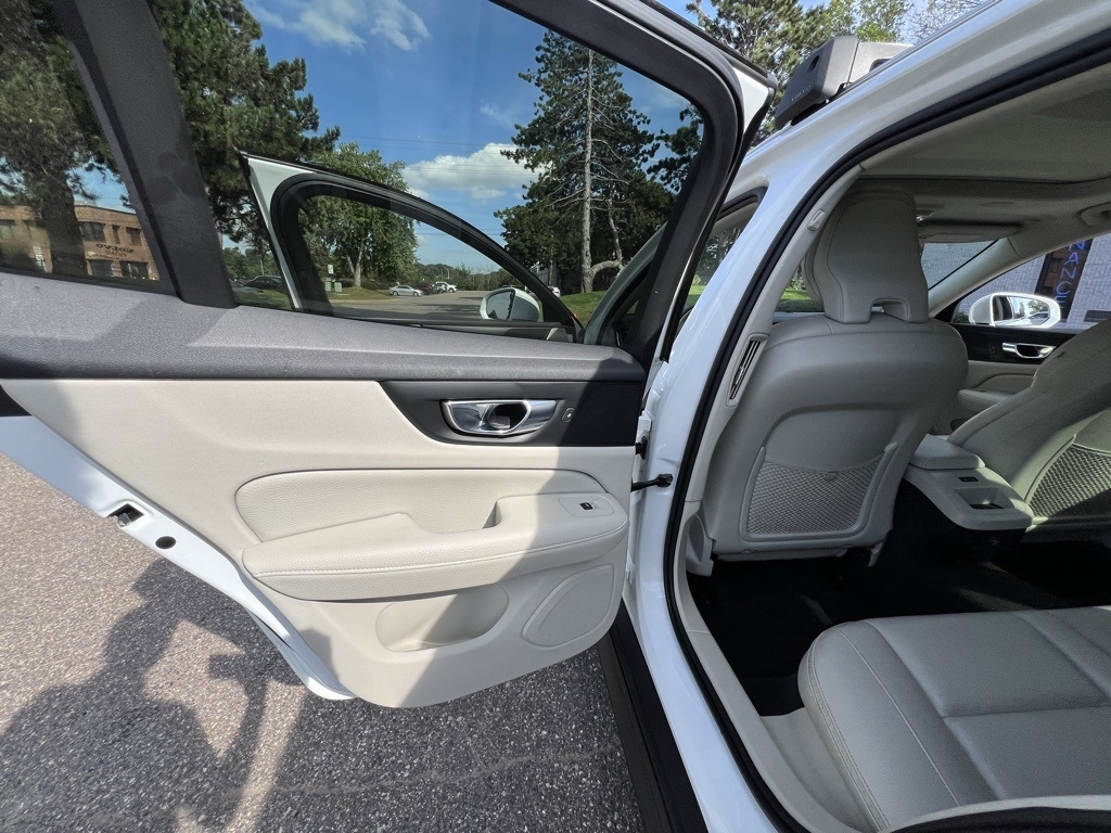 2020 Volvo V60 Cross Country T5 AWD photo 15